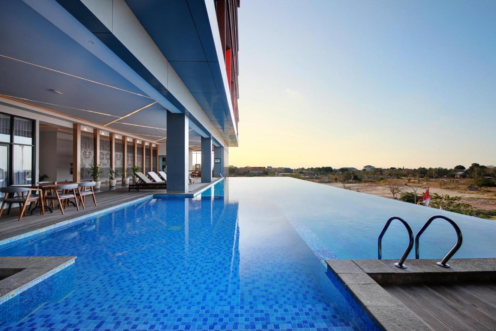 Hotel Harper Kupang By Aston Exterior foto